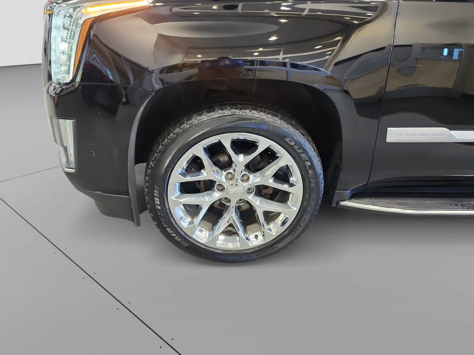 used 2018 Cadillac Escalade ESV car, priced at $29,997