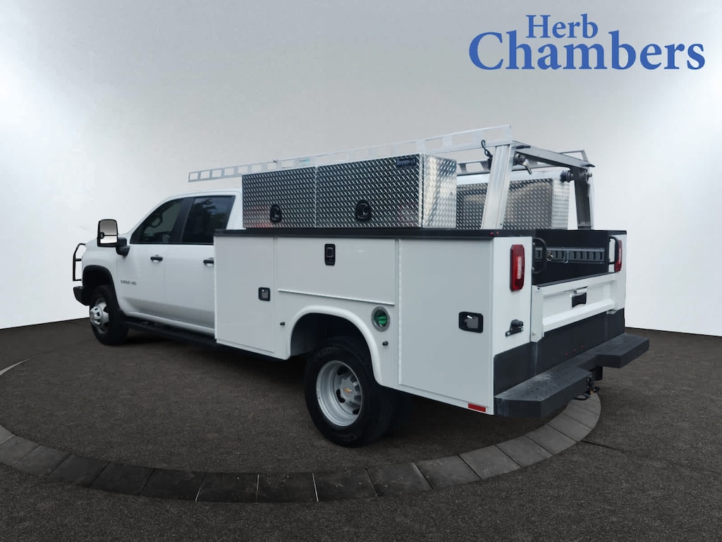 Used 2024 Chevrolet Silverado 3500 HD Chassis Work Truck Truck Crew Cab