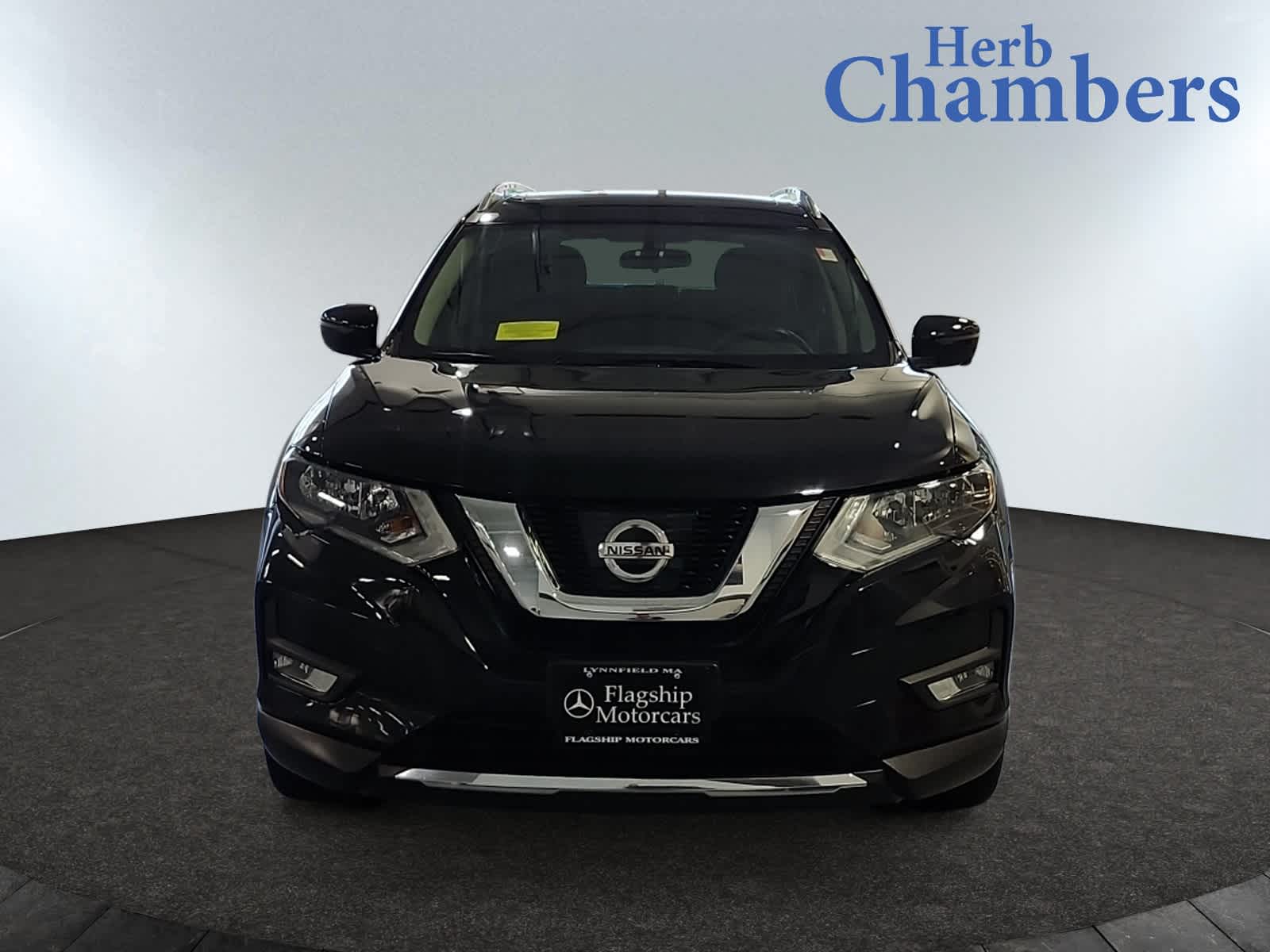 2017 Nissan Rogue SV photo 2