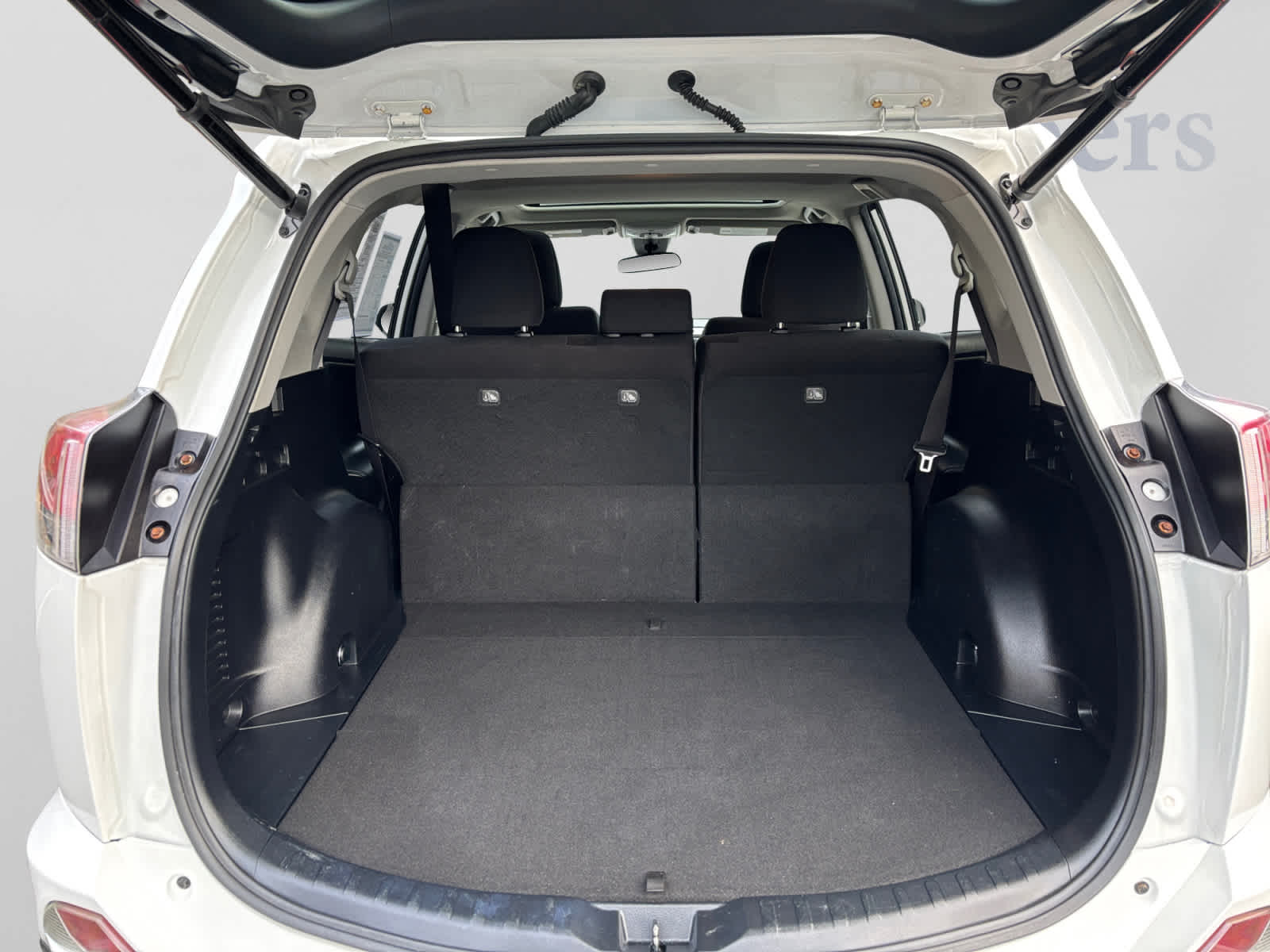 Used 2018 Toyota RAV4 XLE SUV