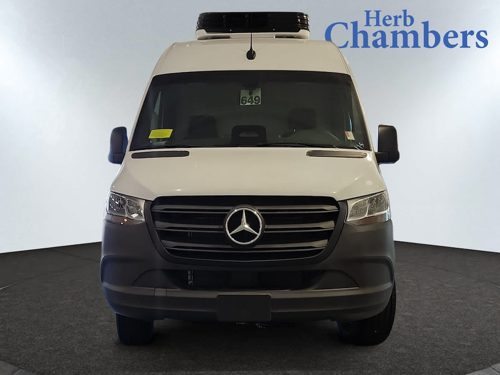 New 2025 Mercedes-Benz Sprinter 2500 Standard Roof 4-Cyl Diesel Van Cargo Van