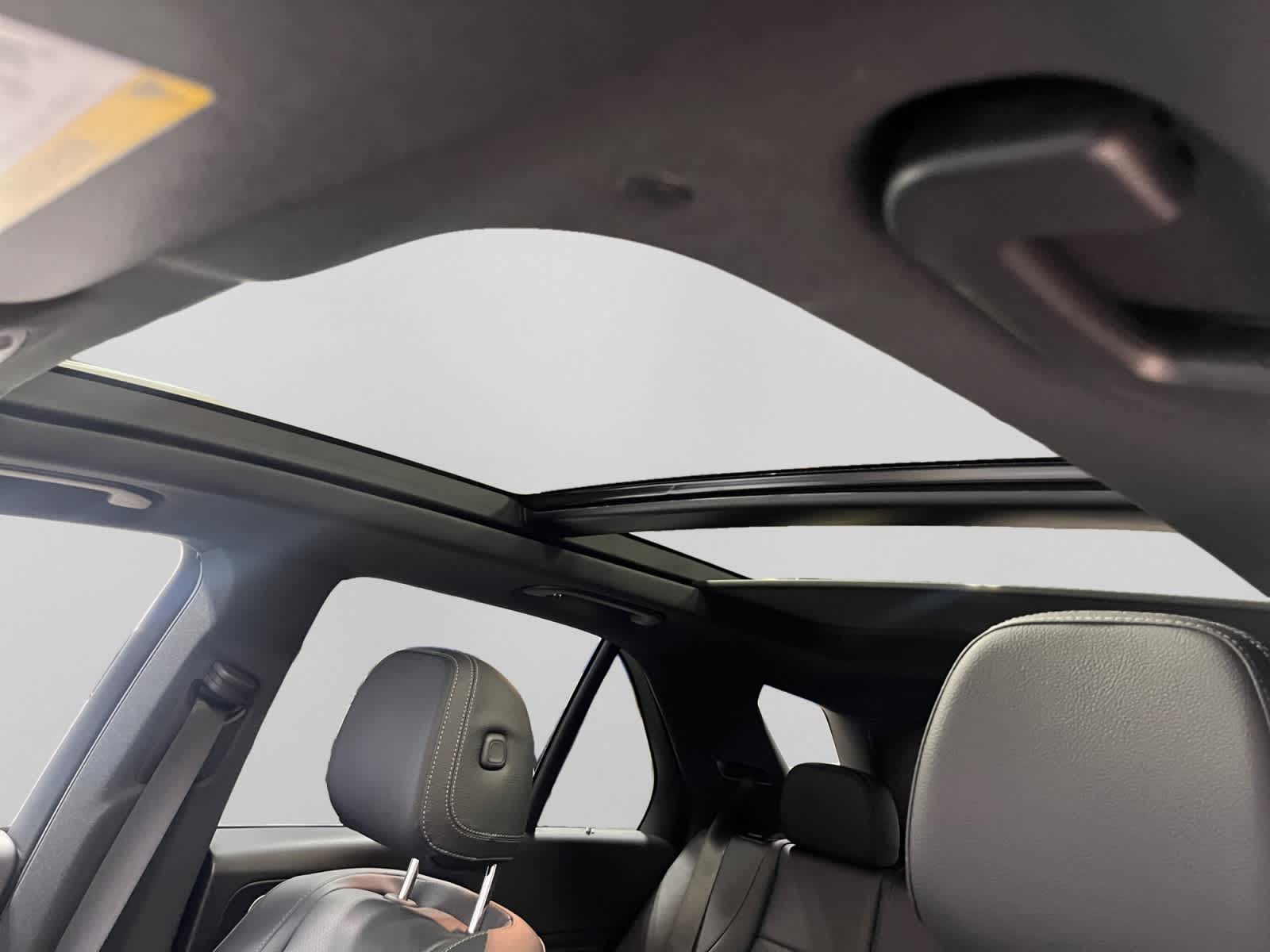 used 2023 Mercedes-Benz GLE 350 car, priced at $53,998