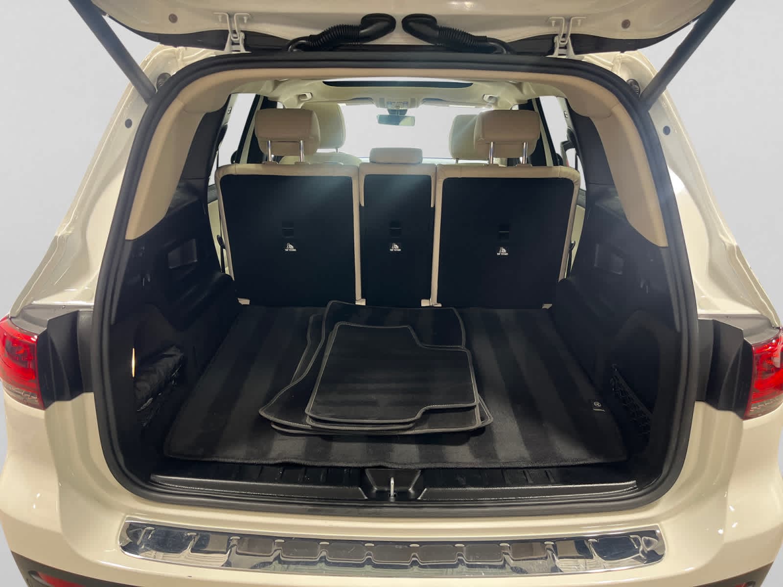used 2022 Mercedes-Benz GLB 250 car, priced at $30,798