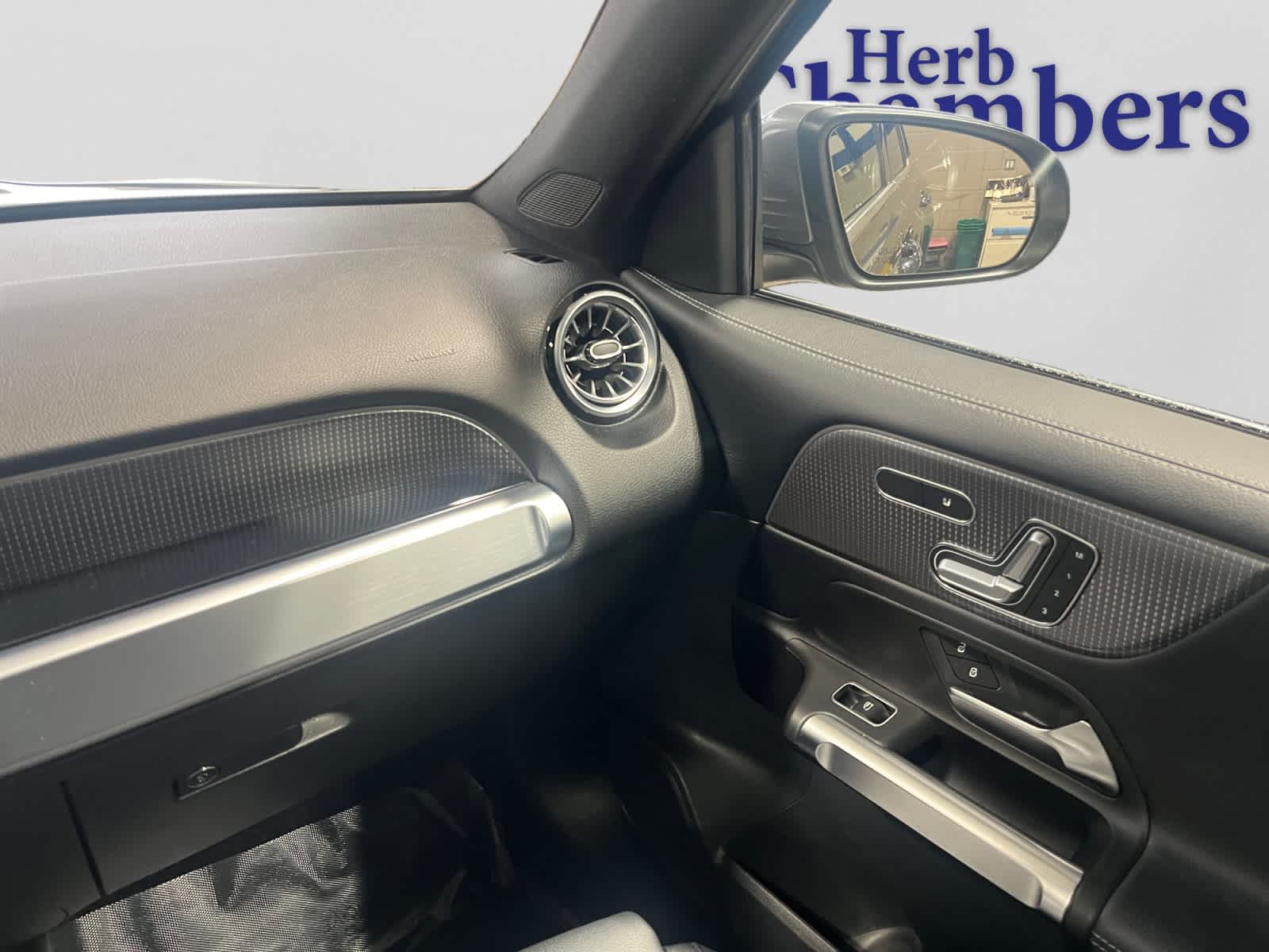 used 2022 Mercedes-Benz GLB 250 car, priced at $27,498