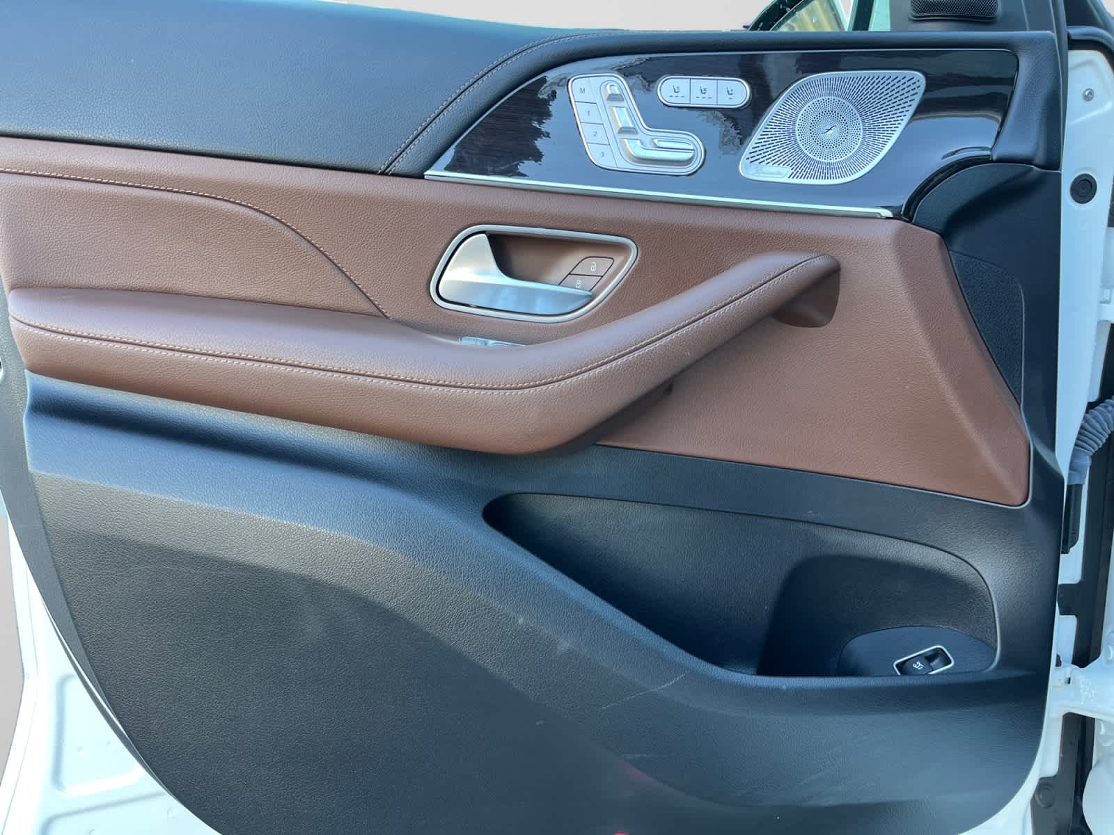 used 2024 Mercedes-Benz GLE 350 car, priced at $55,998