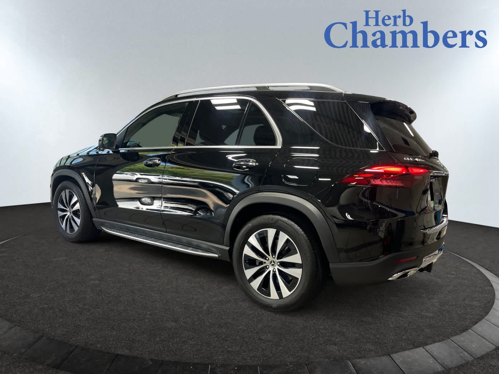 2025 Mercedes Benz GLE 450e 4MATIC photo 3