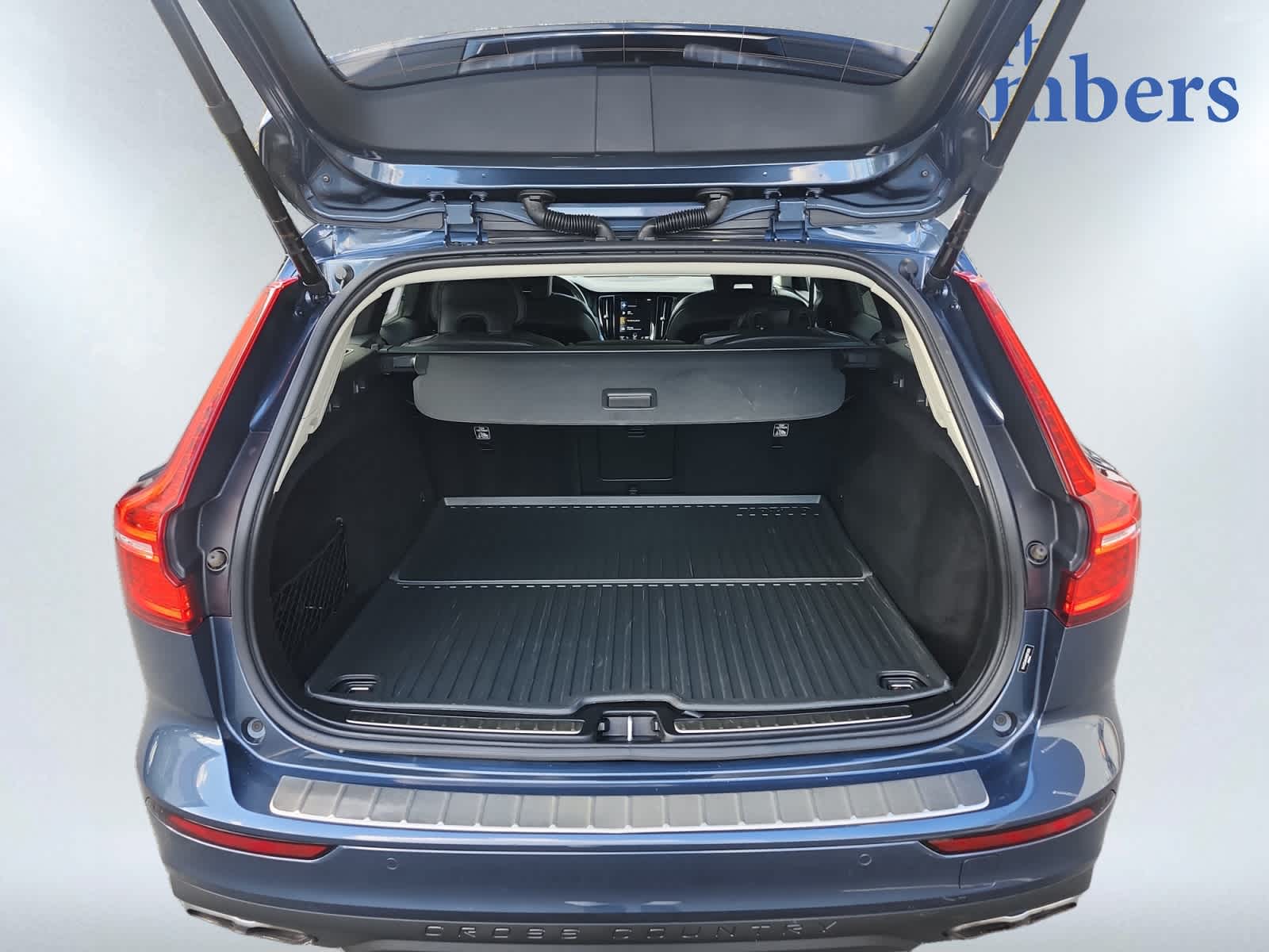 2021 Volvo V60 Cross Country T5 photo 4