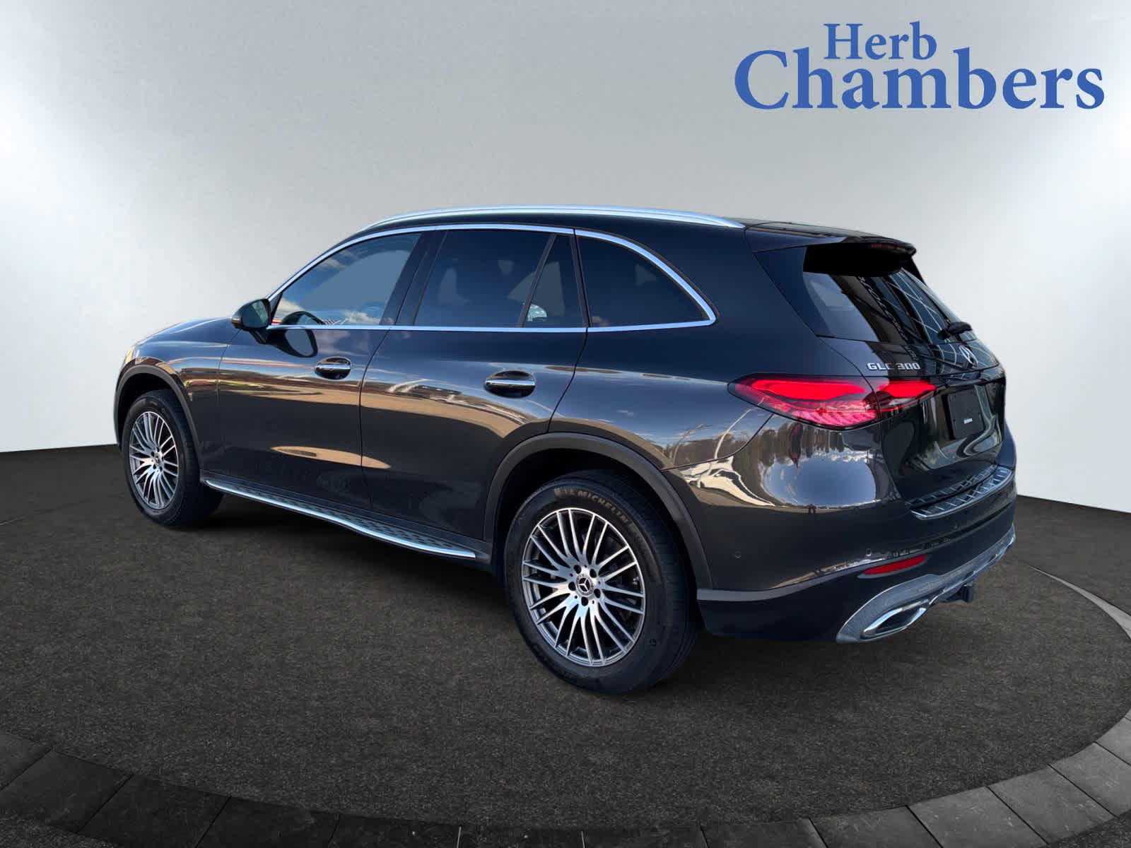 2023 Mercedes Benz GLC 300 4MATIC photo 3