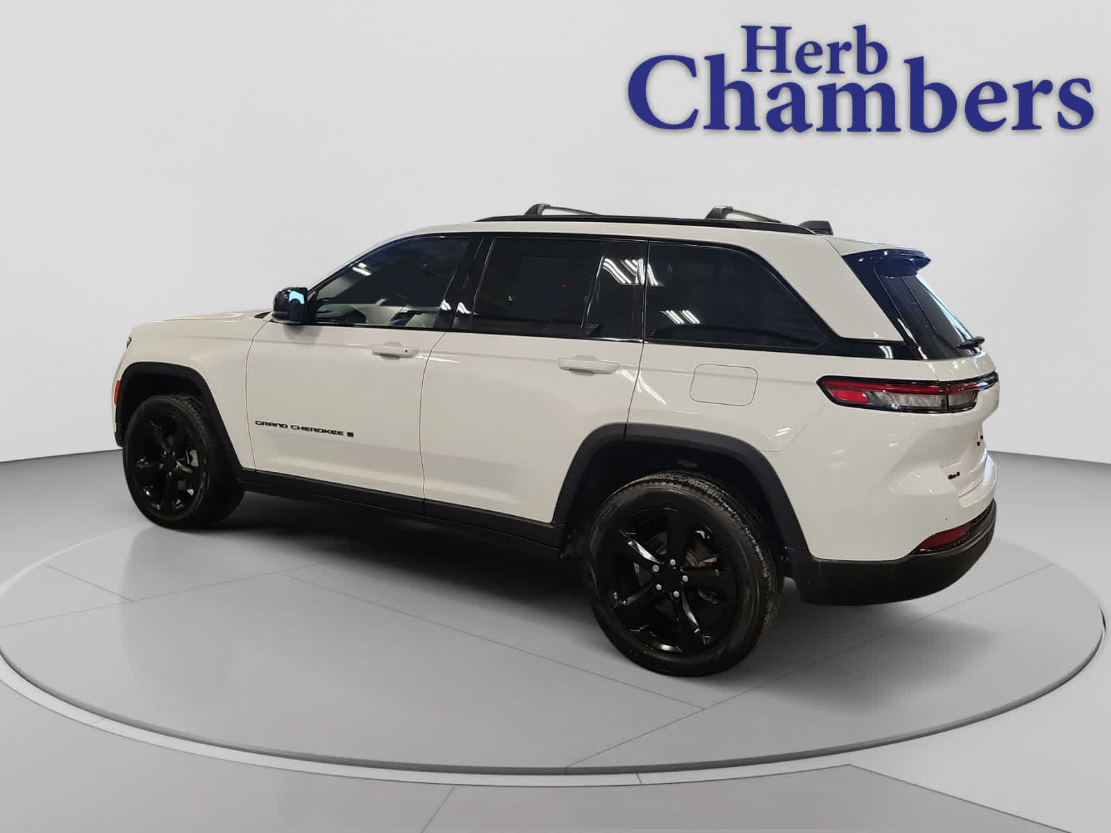 used 2023 Jeep Grand Cherokee car, priced at $32,997