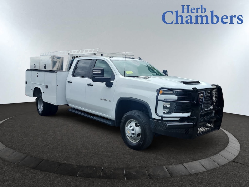 Used 2024 Chevrolet Silverado 3500 HD Chassis Work Truck Truck Crew Cab