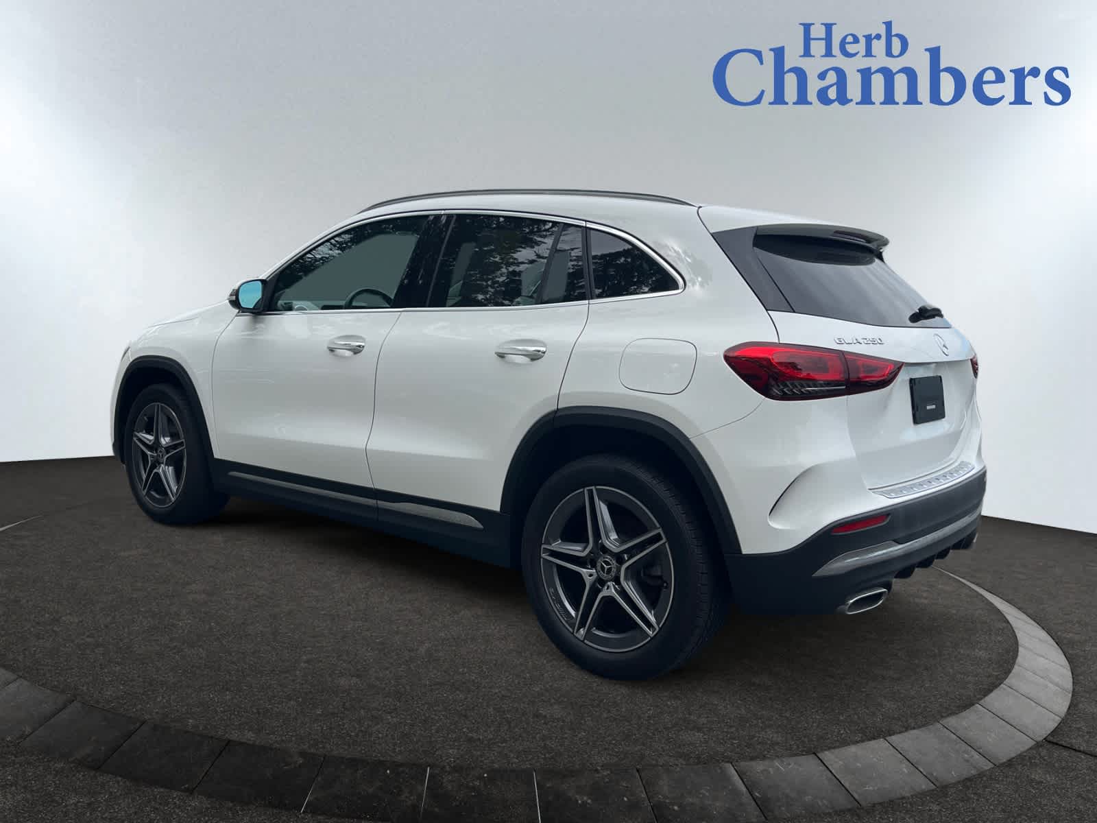 2023 Mercedes Benz GLA 250 4MATIC photo 3