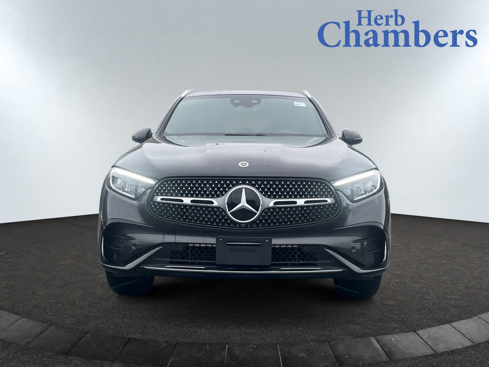 2025 Mercedes Benz GLC 300 4MATIC photo 2
