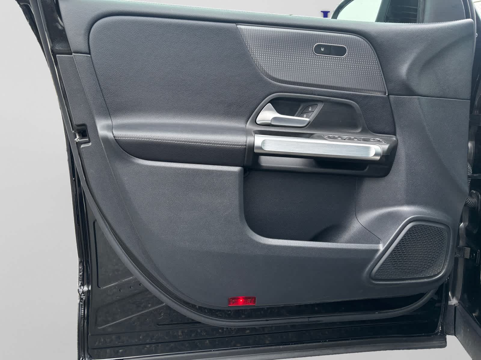 used 2022 Mercedes-Benz GLB 250 car, priced at $29,998