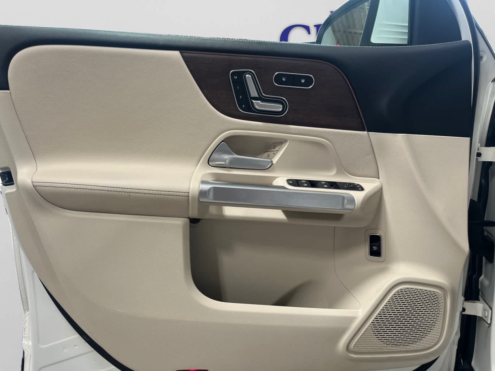 used 2022 Mercedes-Benz GLB 250 car, priced at $30,798