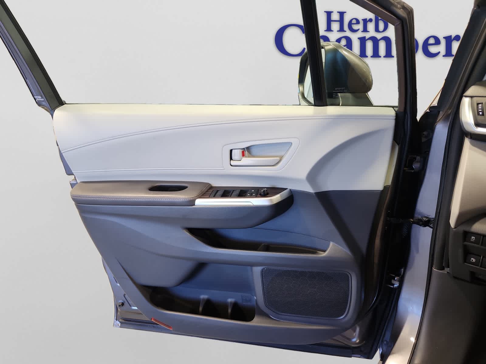 used 2023 Toyota Sienna car, priced at $38,997