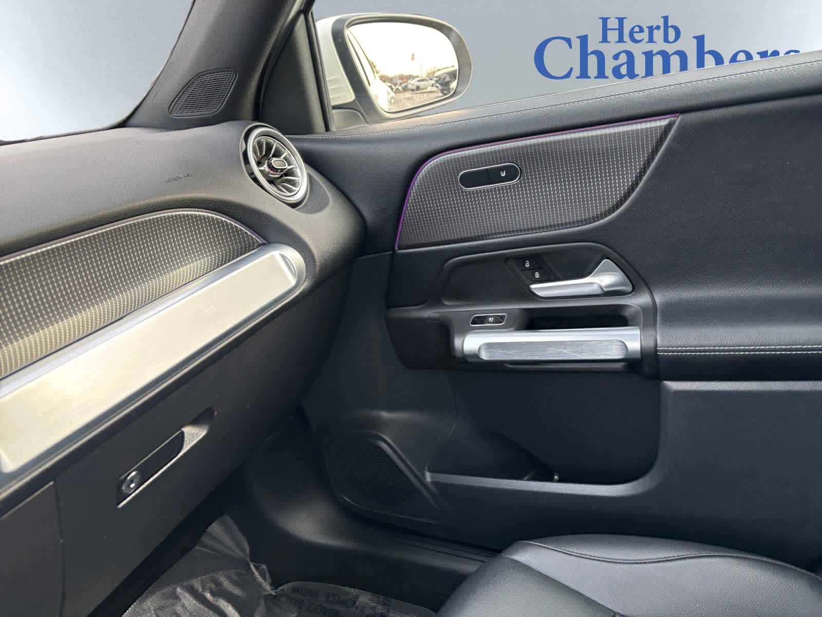 used 2022 Mercedes-Benz GLB 250 car, priced at $29,699