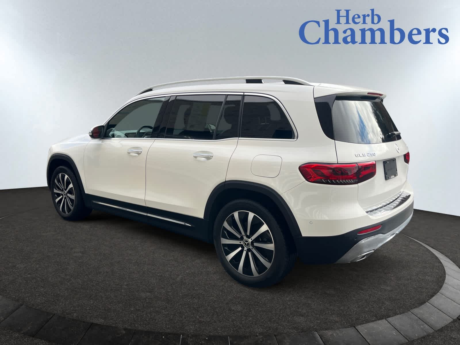 2022 Mercedes Benz GLB 250 4MATIC photo 3