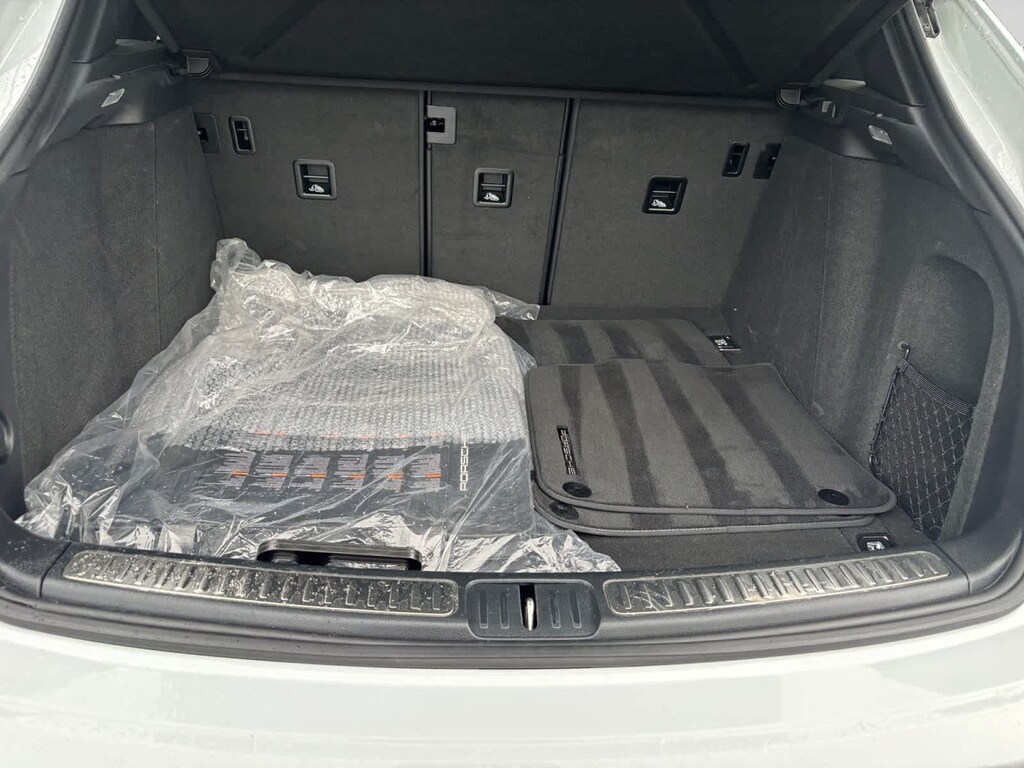 Used 2024 Porsche Macan SUV