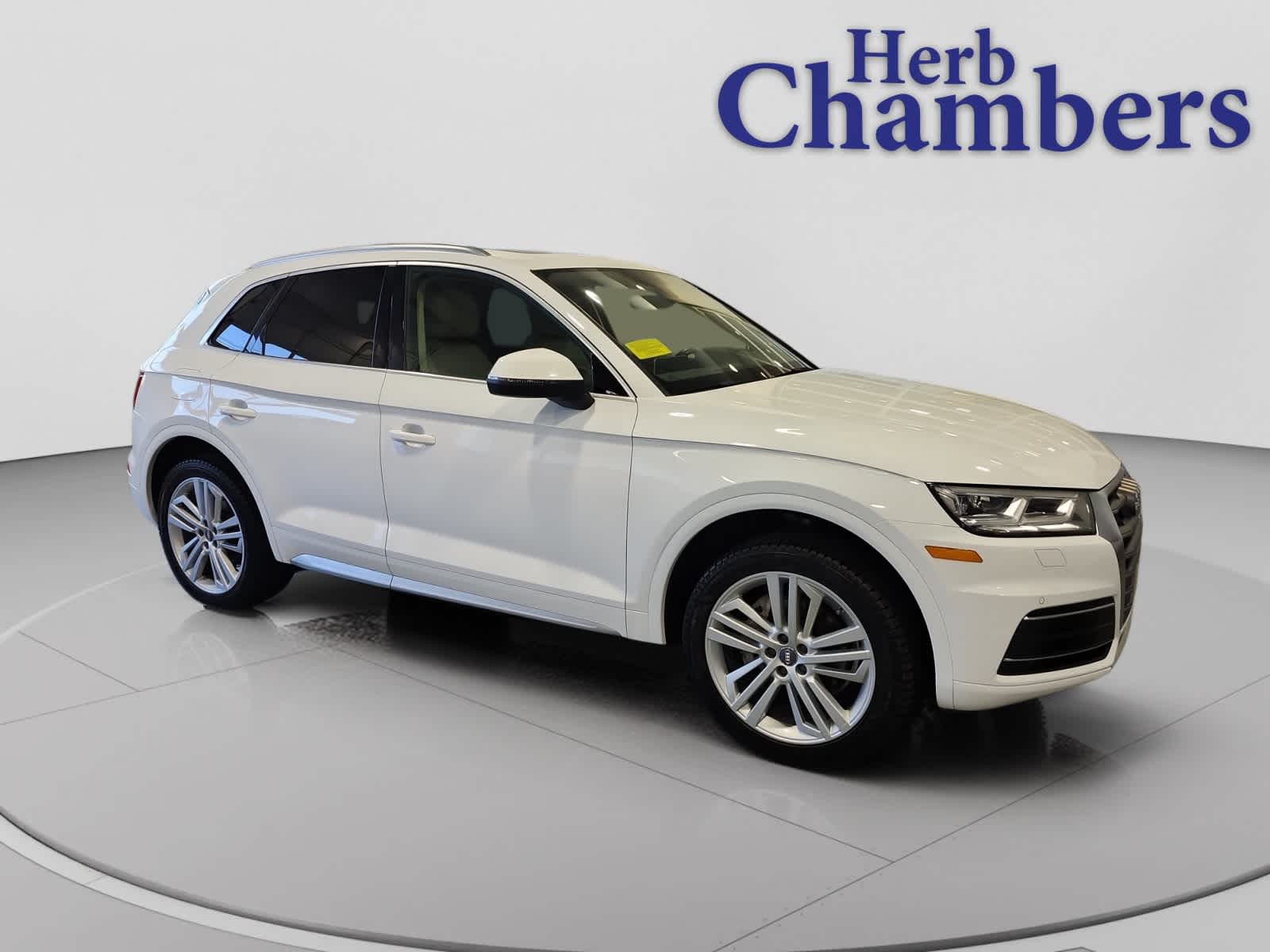2018 Audi Q5 2.0T quattro S tronic Premium Plus's photo