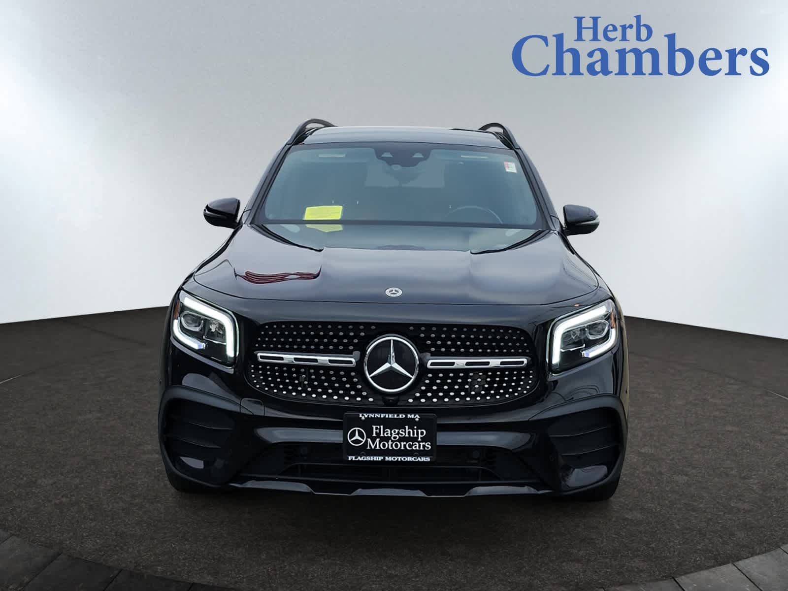 2023 Mercedes Benz GLB 250 4MATIC photo 2