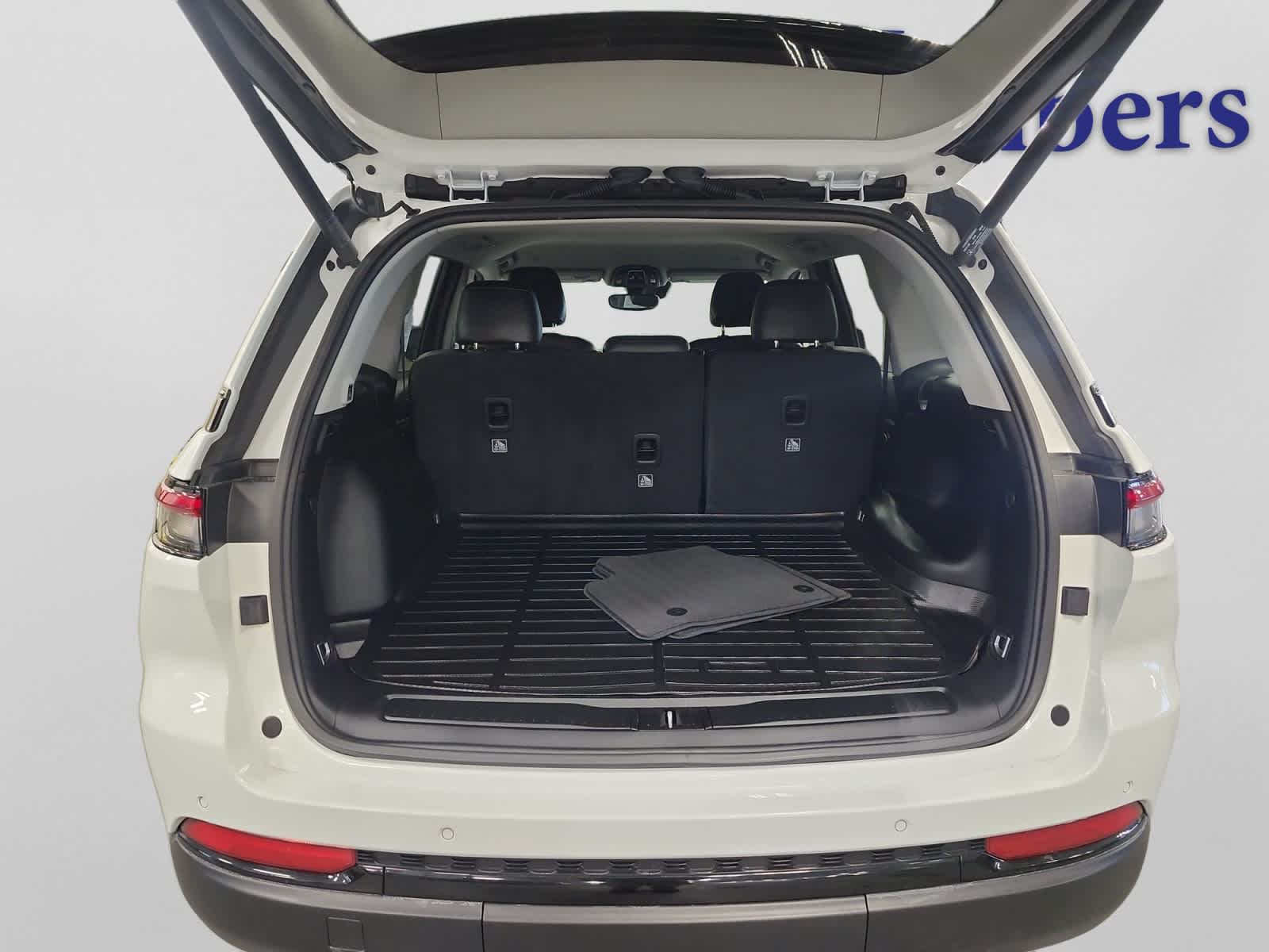 used 2023 Jeep Grand Cherokee car, priced at $32,997