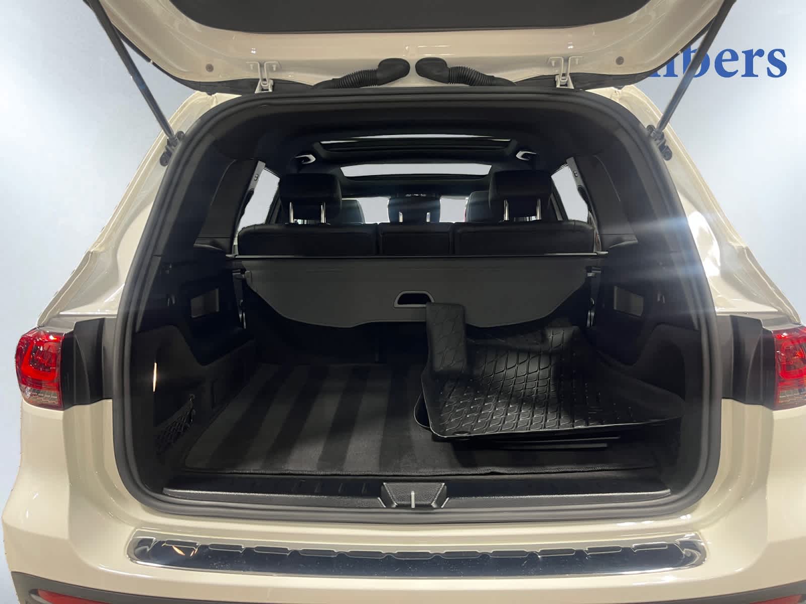 2022 Mercedes Benz GLB 250 4MATIC photo 4