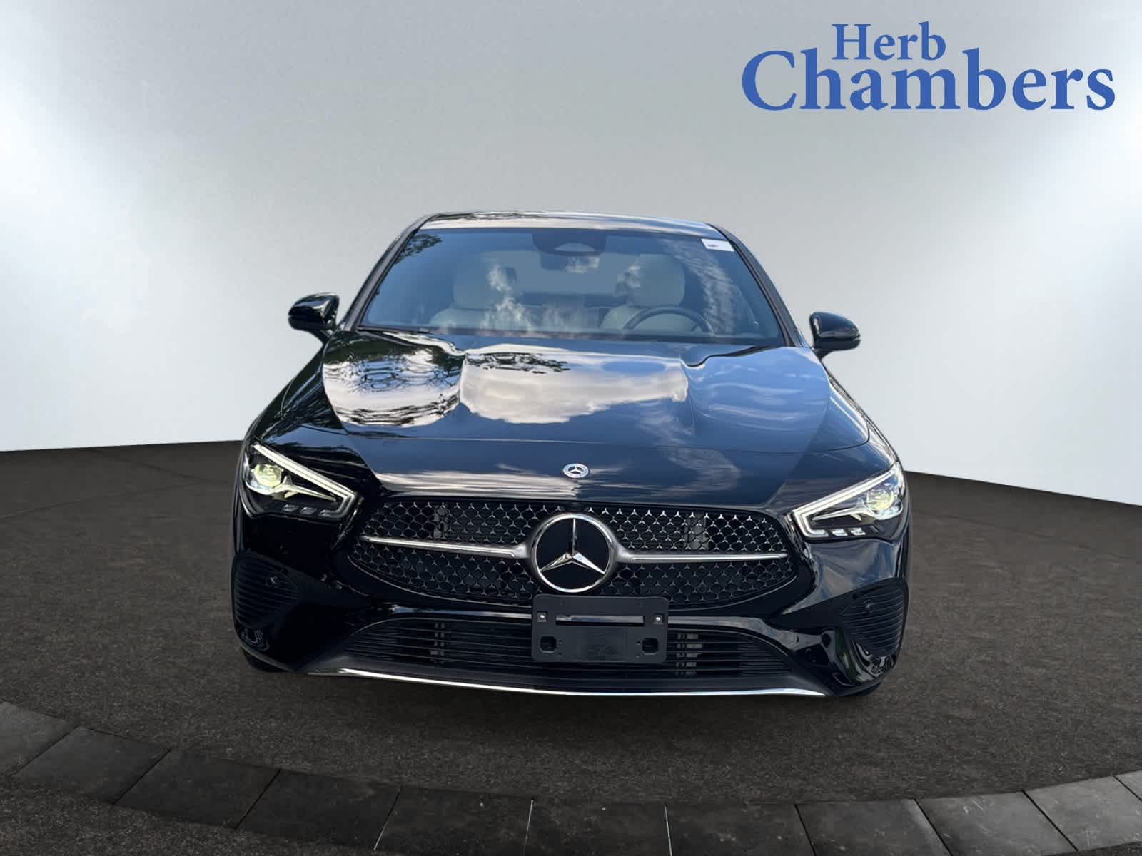 2025 Mercedes Benz CLA 250 4MATIC photo 2
