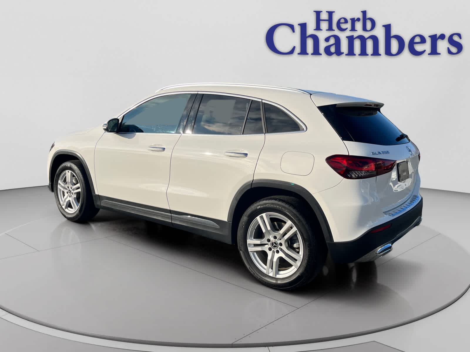 2023 Mercedes Benz GLA 250 4MATIC photo 3