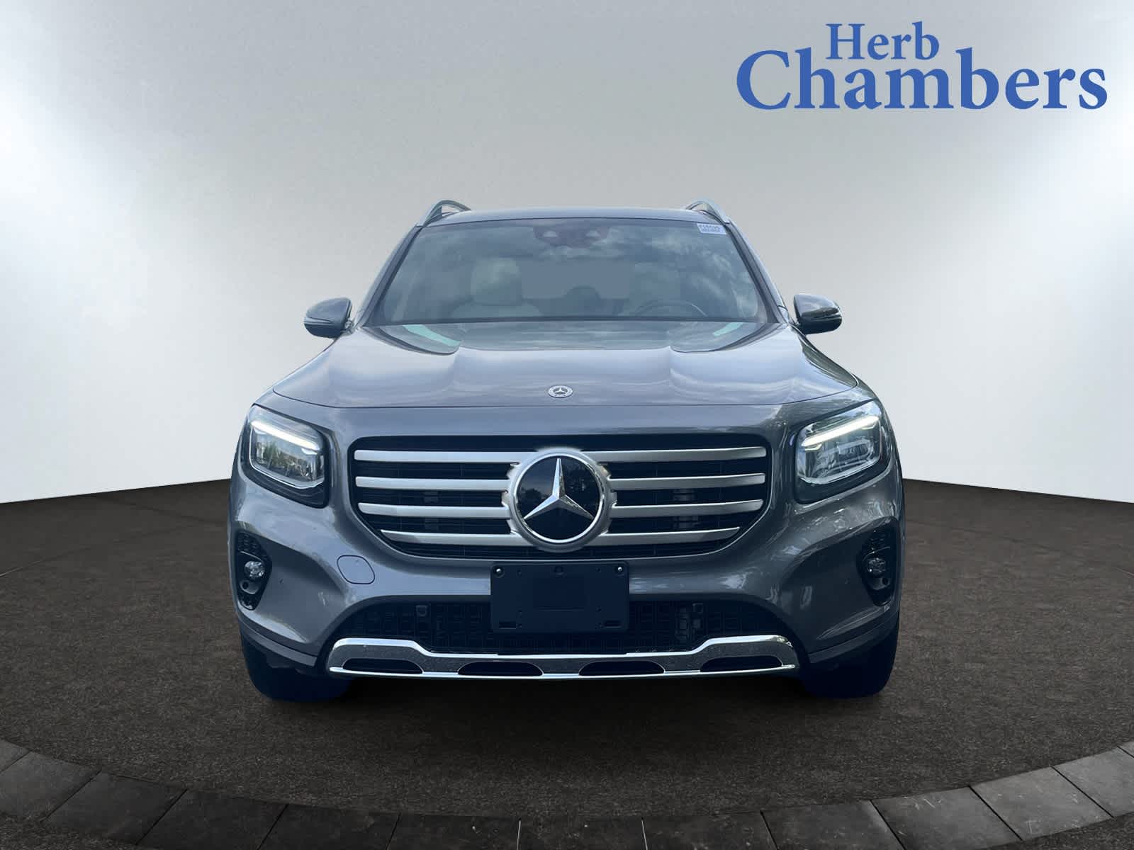 2024 Mercedes Benz GLB 250 4MATIC photo 2