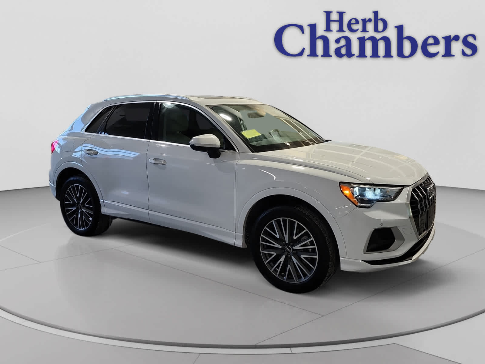 2022 Audi Q3 Premium's photo