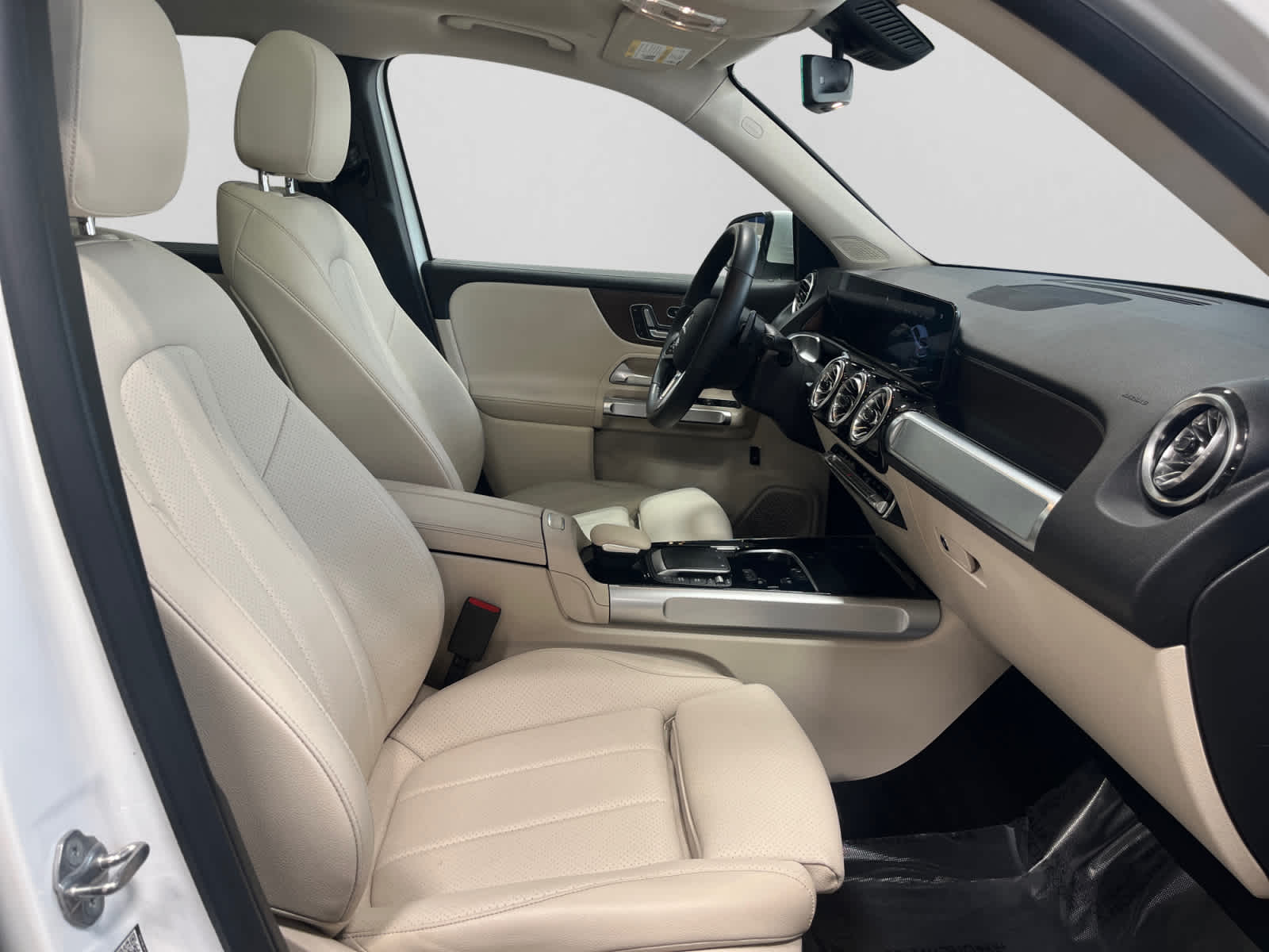 used 2022 Mercedes-Benz GLB 250 car, priced at $30,798