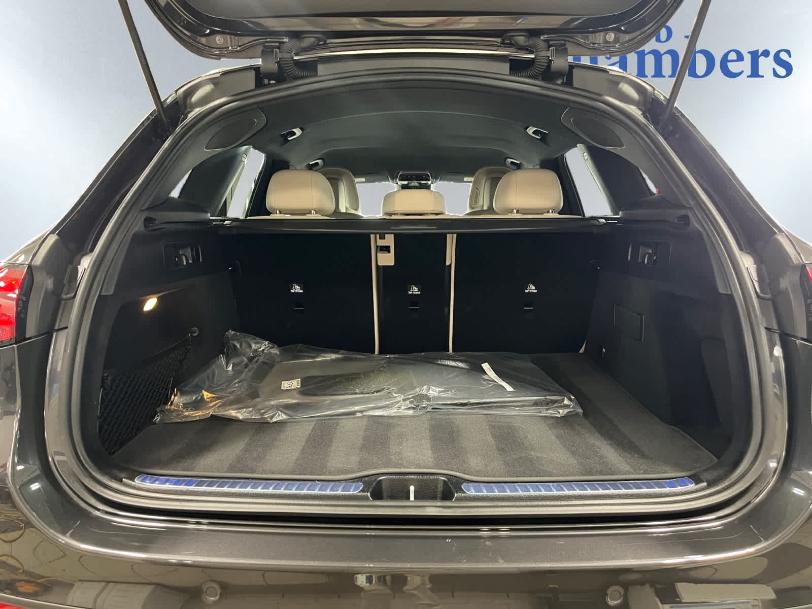 2025 Mercedes Benz GLC 300 4MATIC photo 4