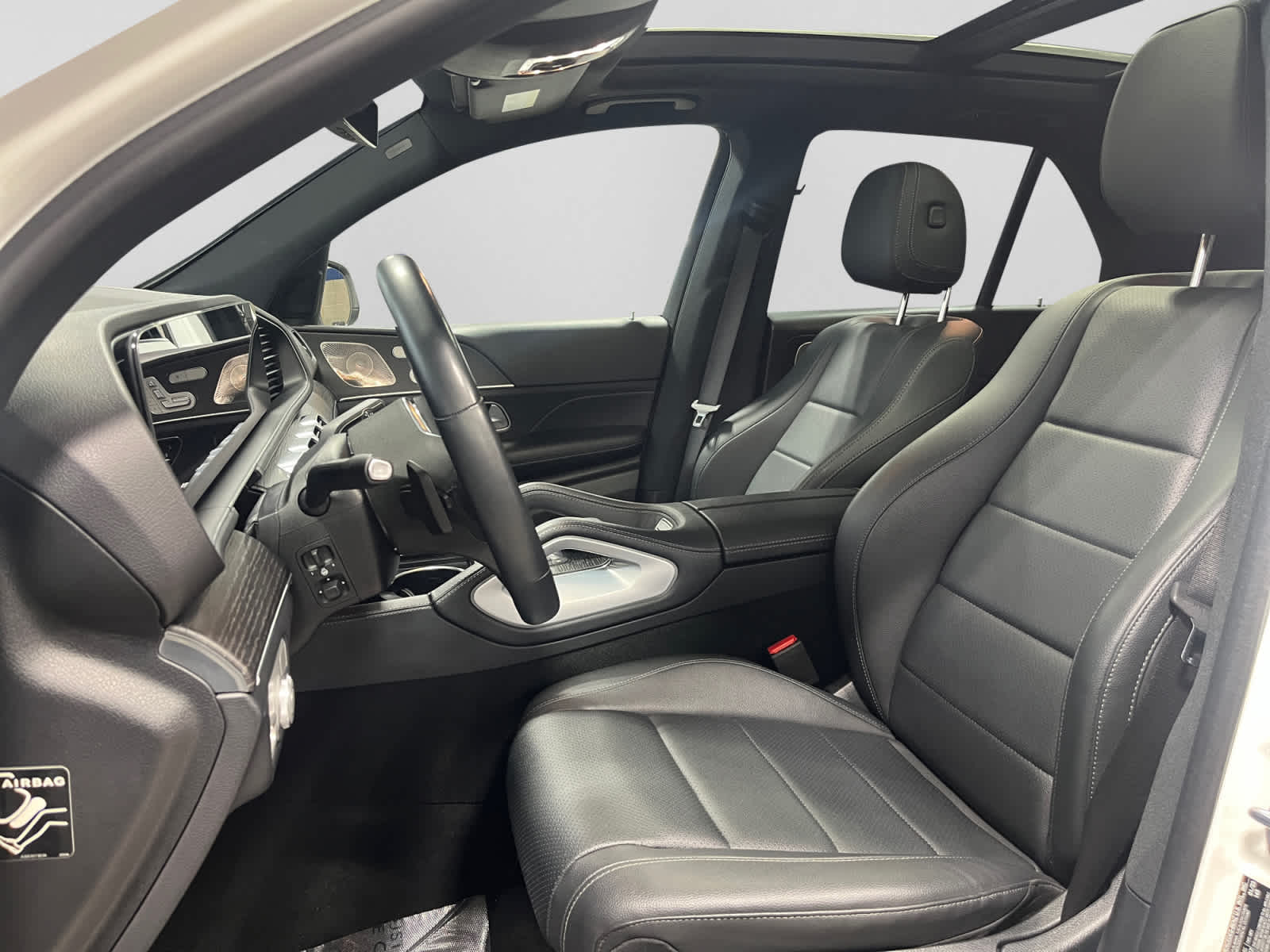 used 2023 Mercedes-Benz GLE 350 car, priced at $53,998