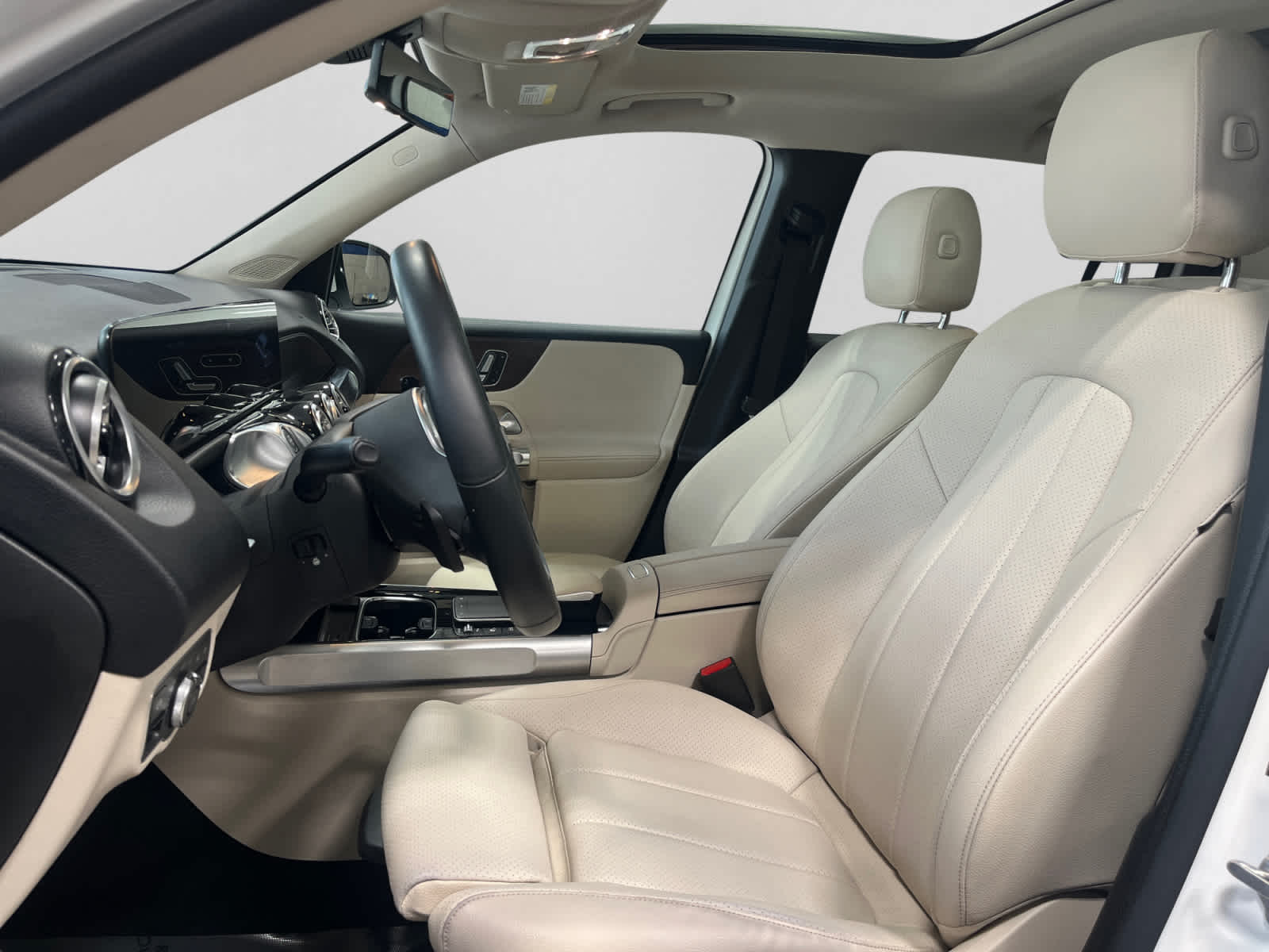 used 2022 Mercedes-Benz GLB 250 car, priced at $30,798