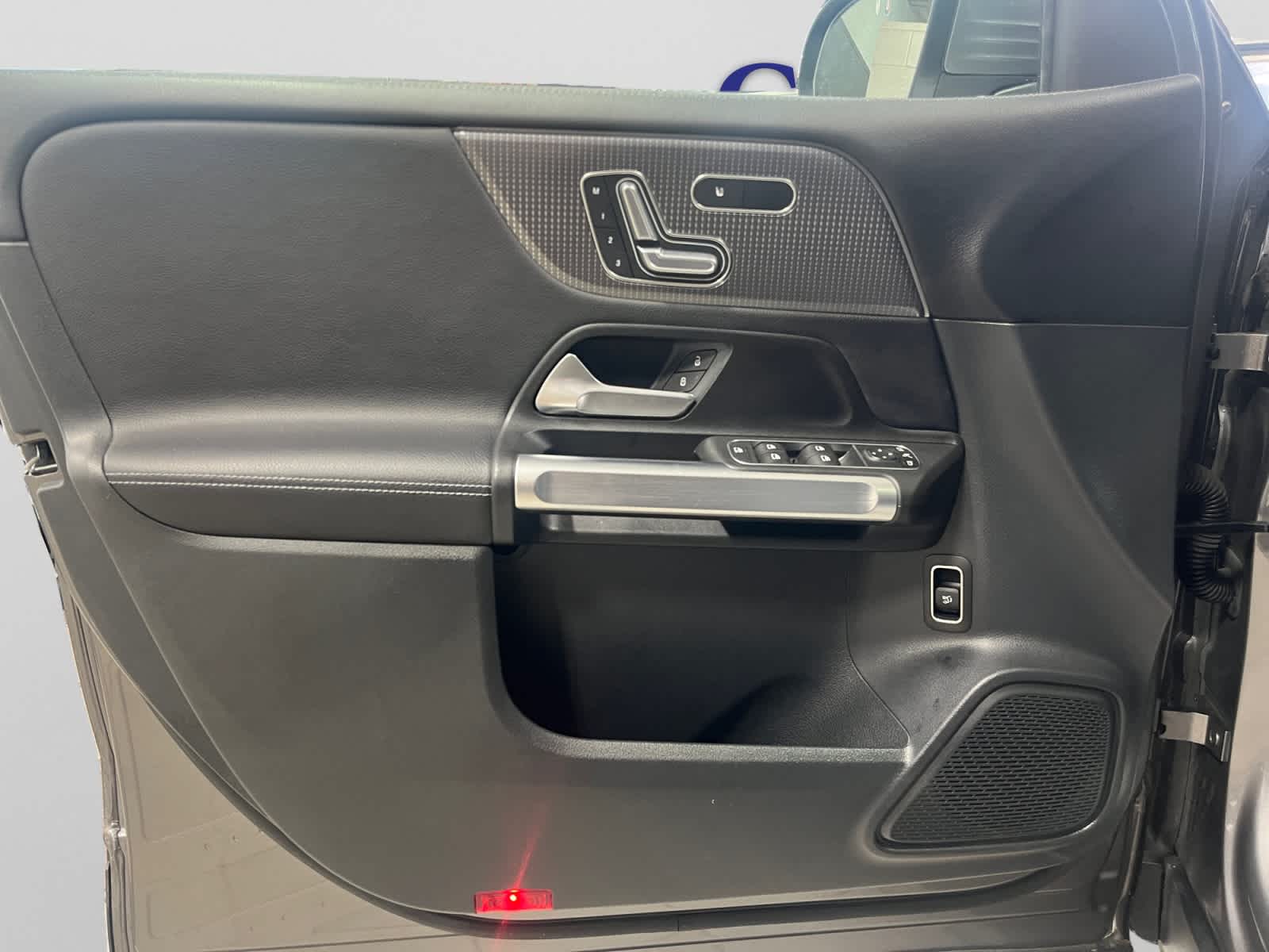 used 2022 Mercedes-Benz GLB 250 car, priced at $27,498