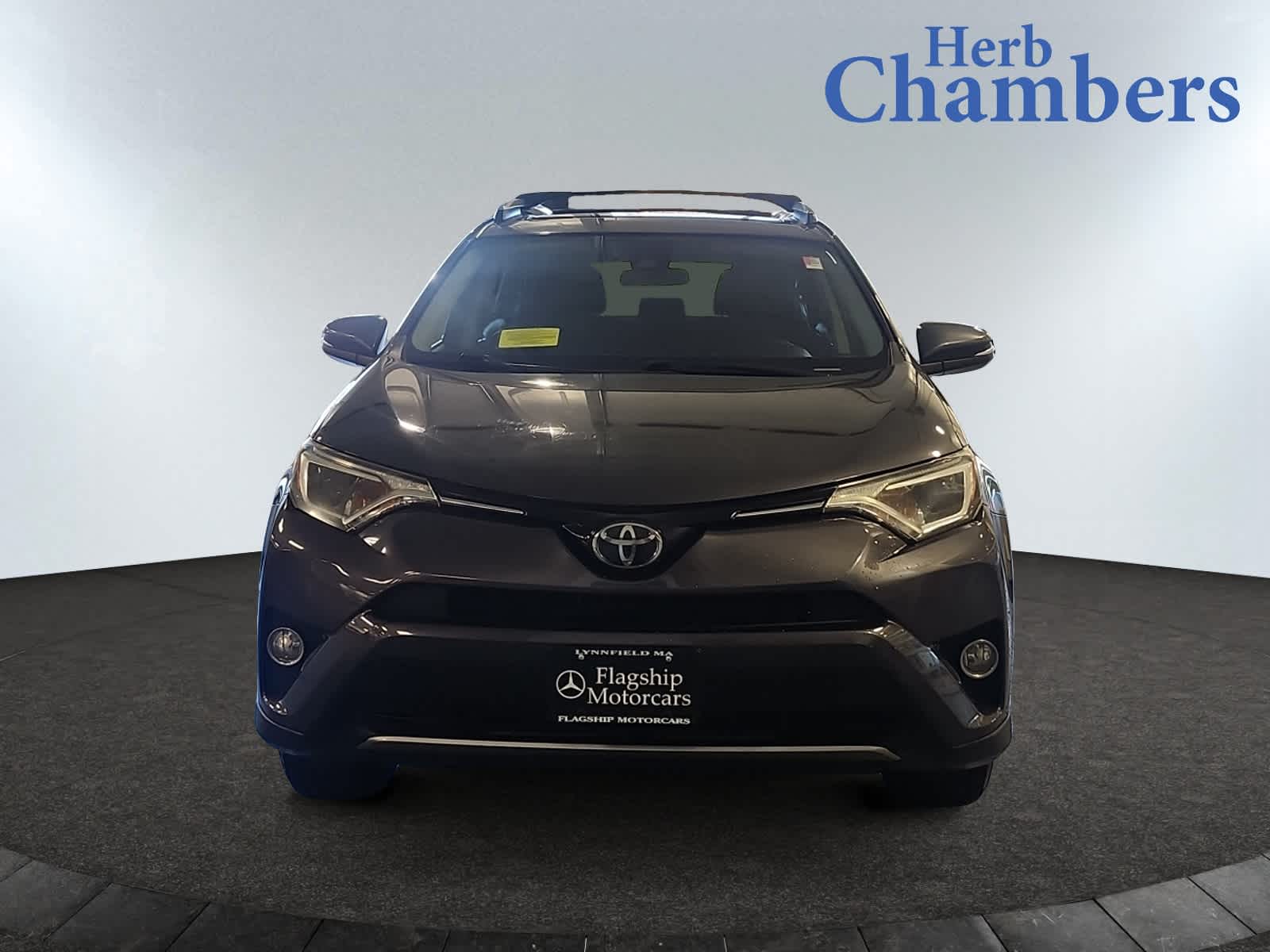2018 Toyota RAV4 XLE photo 2