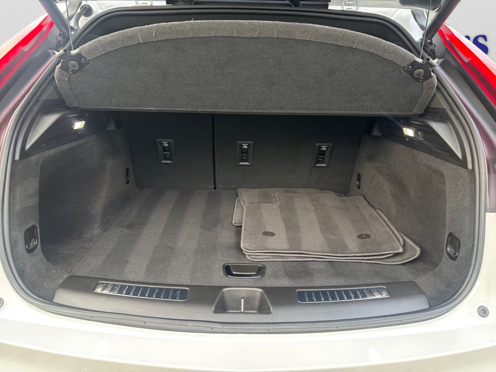 2024 Cadillac XT4 Premium Luxury photo 4