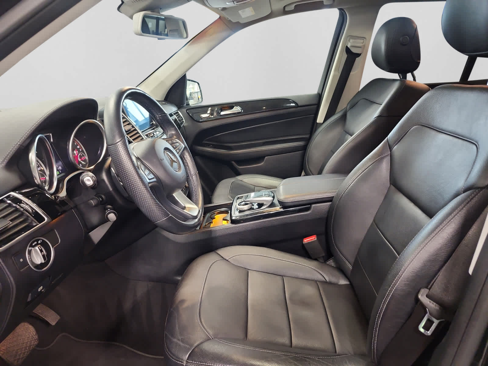 View vehicle photo 7
