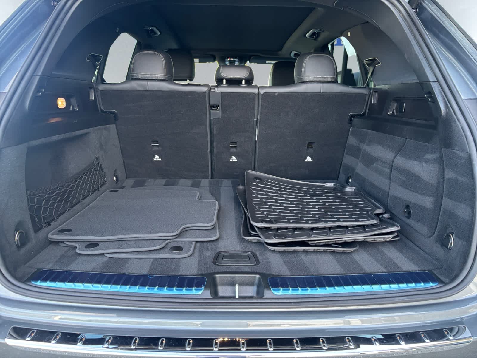2025 Mercedes Benz GLE 350 4MATIC photo 4