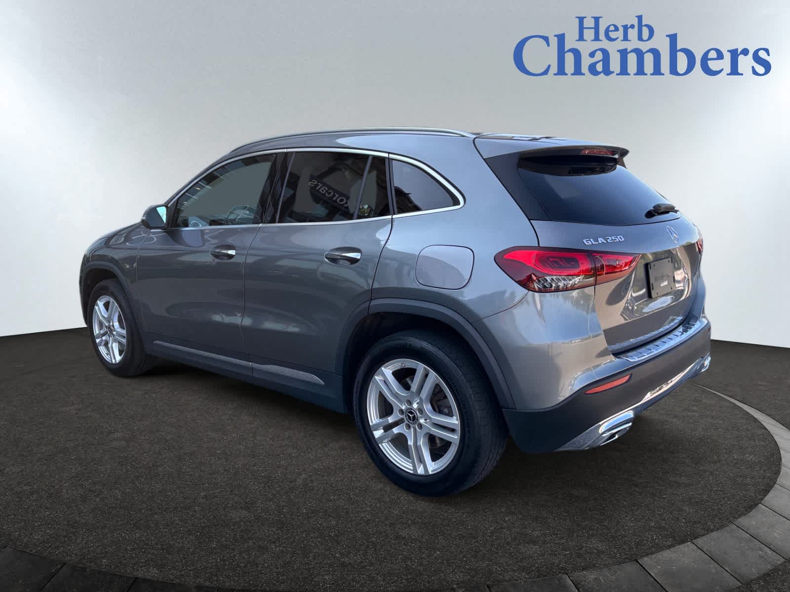 2023 Mercedes Benz GLA 250 4MATIC photo 3