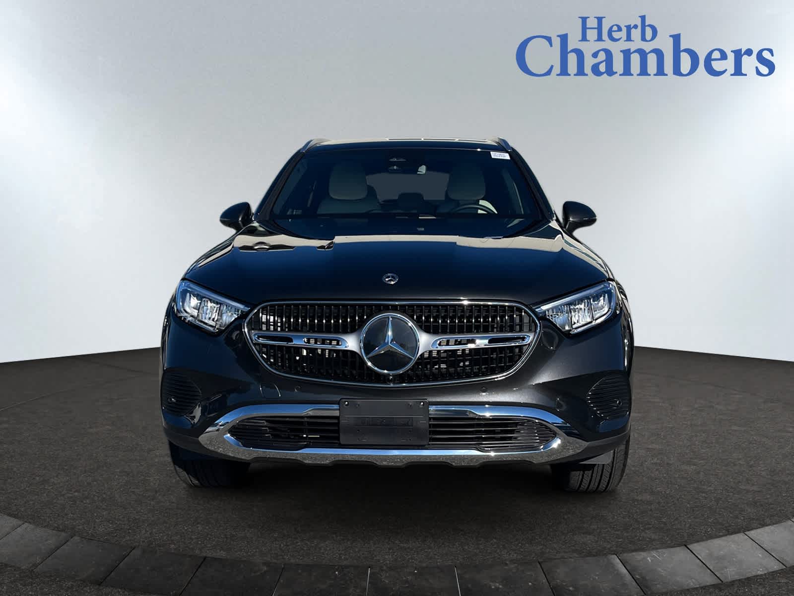 2025 Mercedes Benz GLC 300 4MATIC photo 2