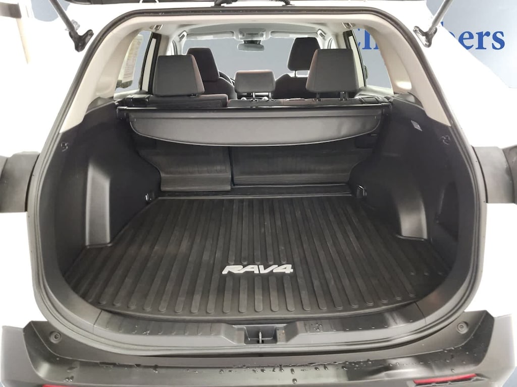 Used 2021 Toyota RAV4 LE SUV