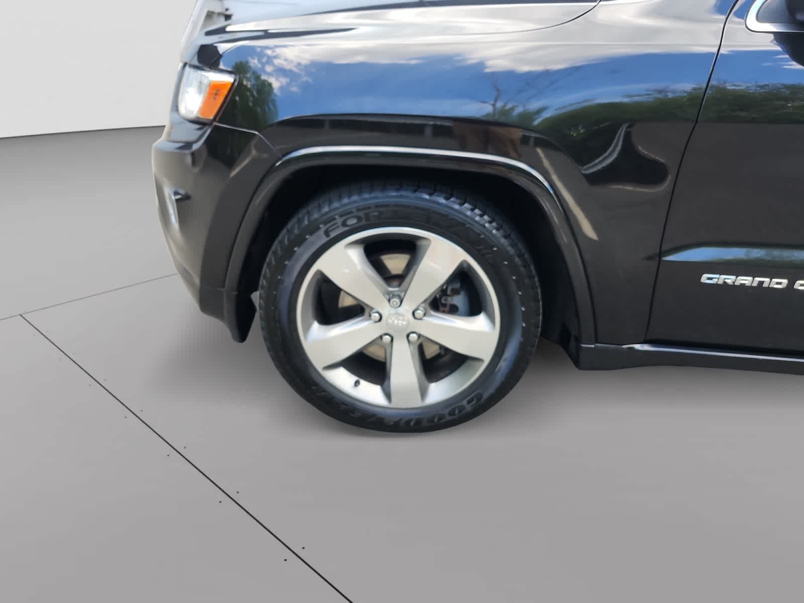 used 2014 Jeep Grand Cherokee car, priced at $15,997