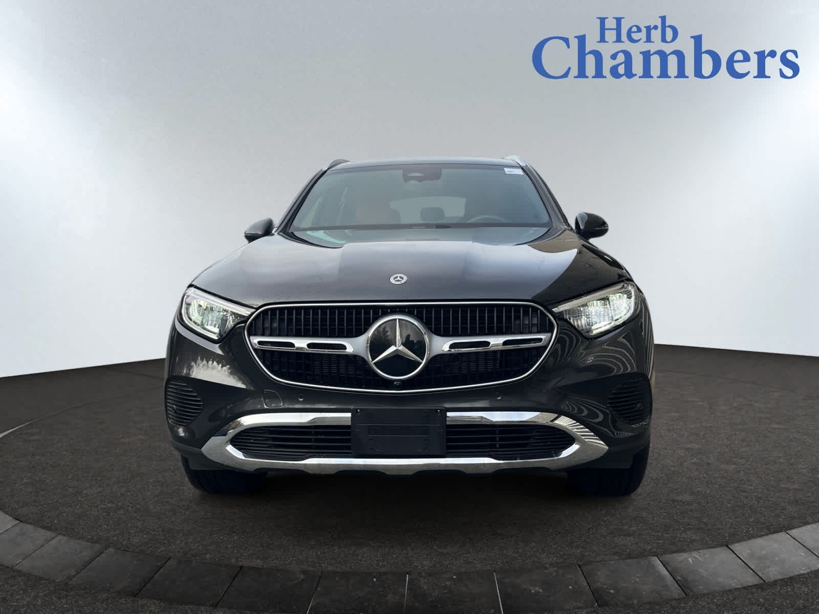 2025 Mercedes Benz GLC 300 4MATIC photo 2