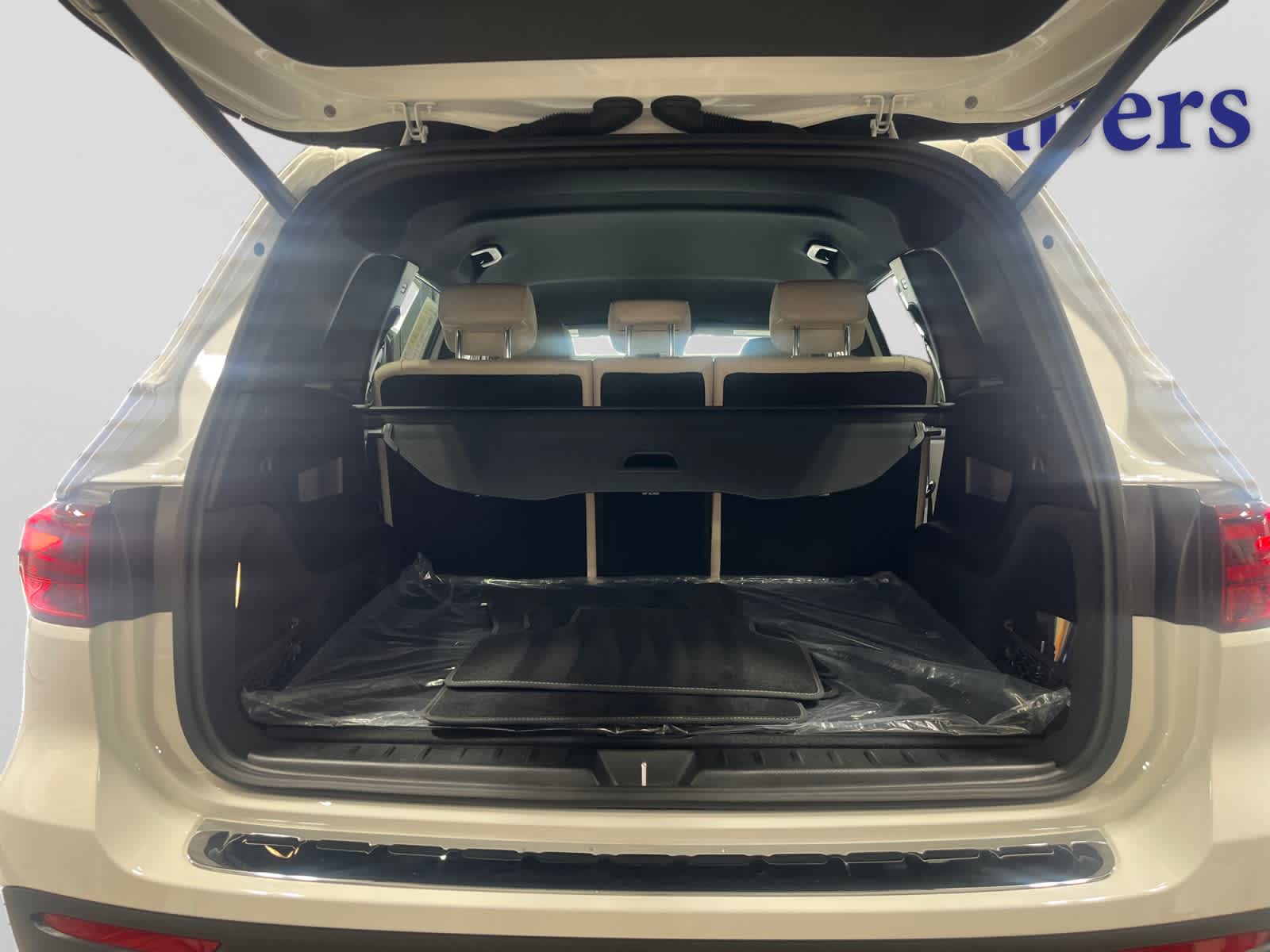 used 2025 Mercedes-Benz GLB 250 car, priced at $40,498
