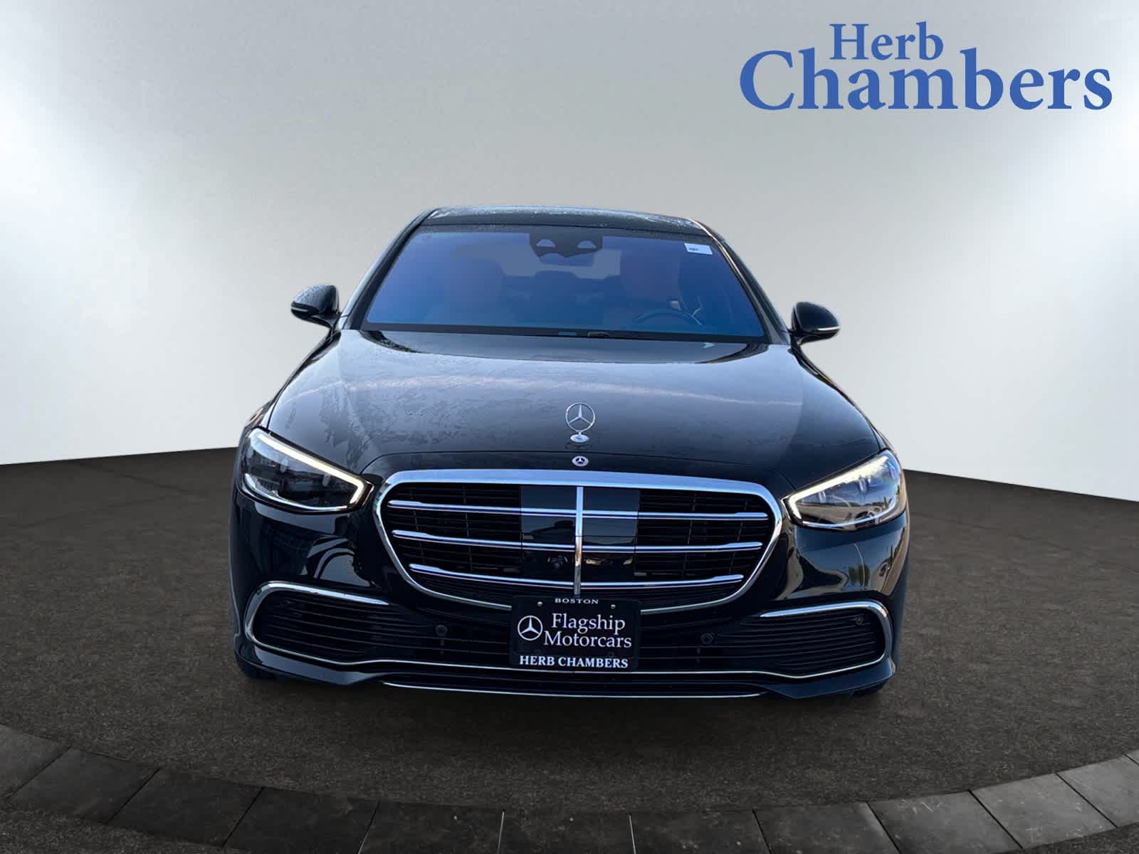 2025 Mercedes Benz S 580 4MATIC photo 2