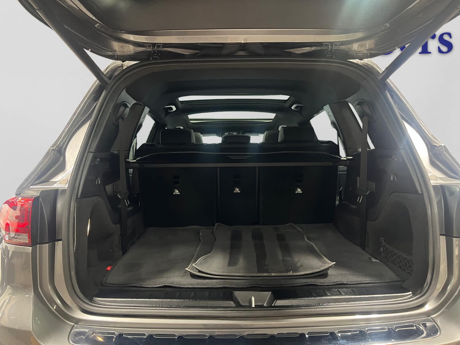 used 2022 Mercedes-Benz GLB 250 car, priced at $27,498