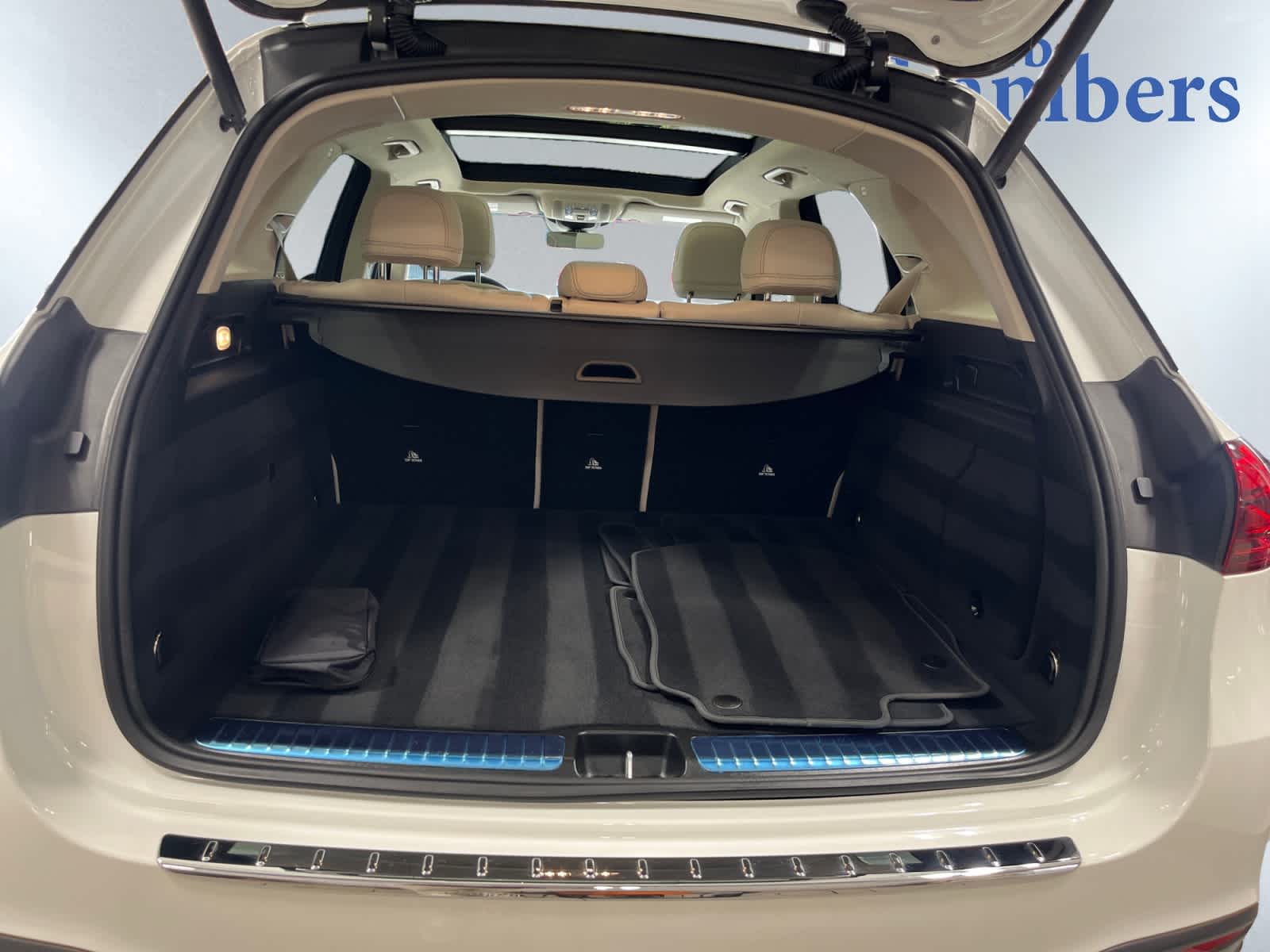 2024 Mercedes Benz GLE 450e 4MATIC photo 4