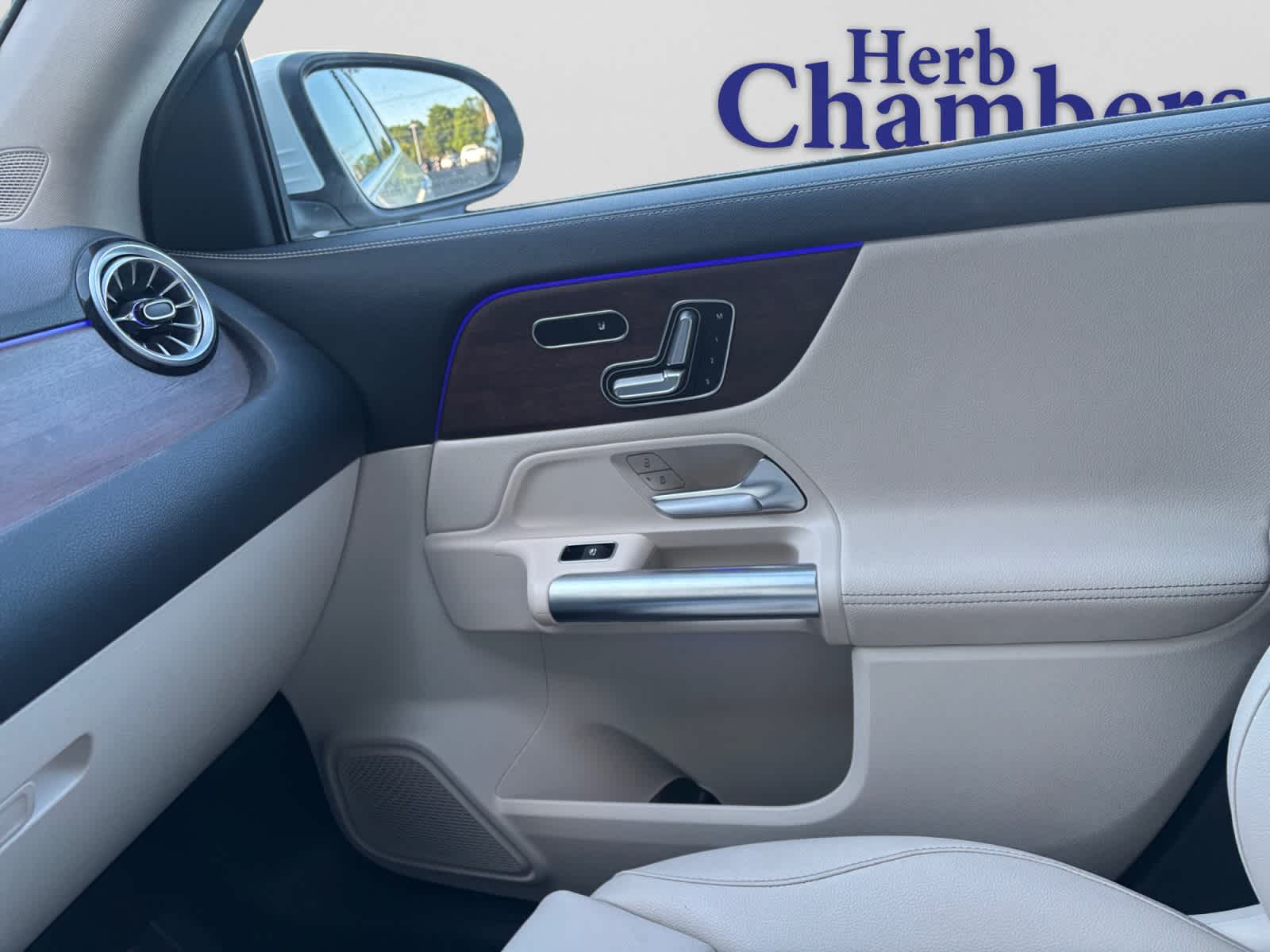used 2022 Mercedes-Benz GLA 250 car, priced at $29,998