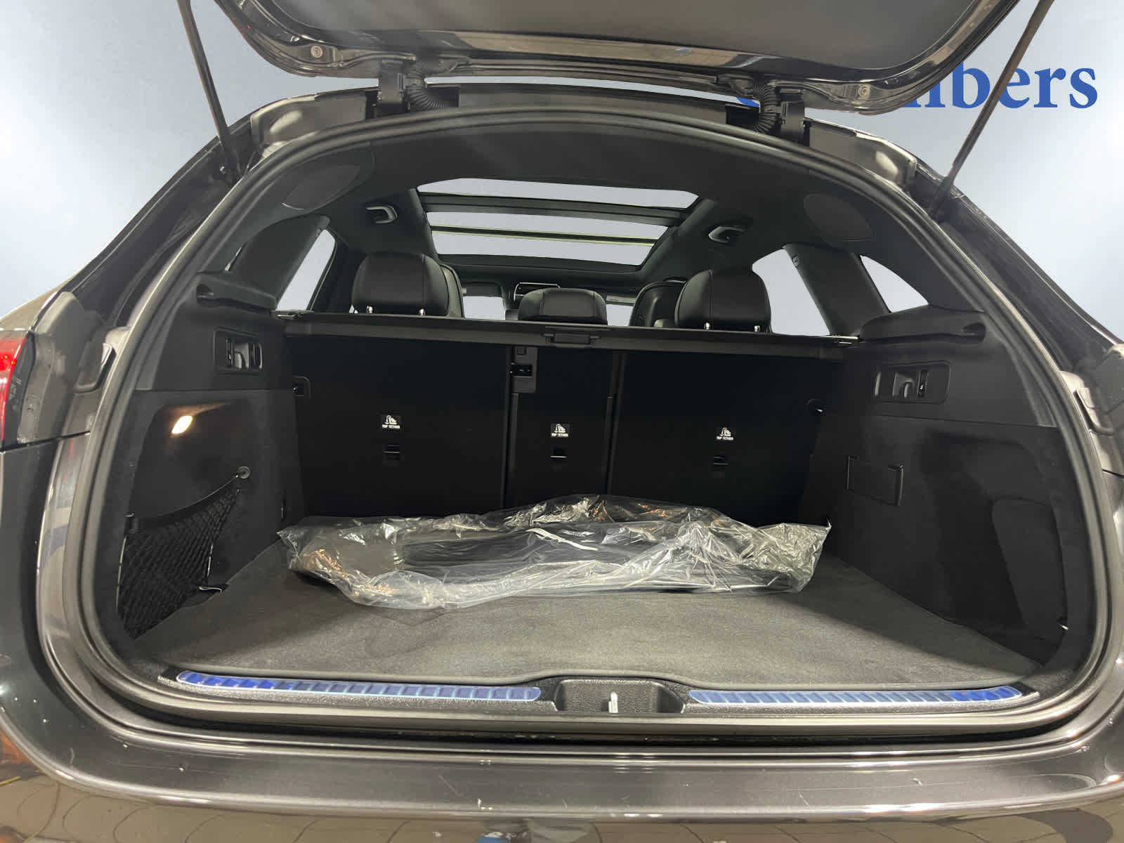 2025 Mercedes Benz GLC 300 4MATIC photo 4